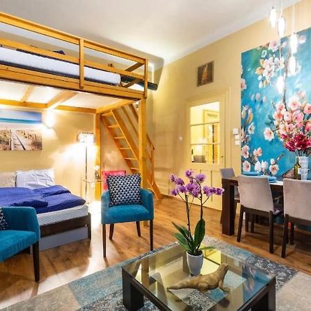 Cherry Blossom Designer Apartment In The Center With Free Parking Budapeste Exterior foto