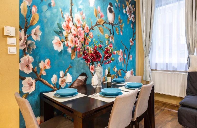 Cherry Blossom Designer Apartment In The Center With Free Parking Budapeste Exterior foto