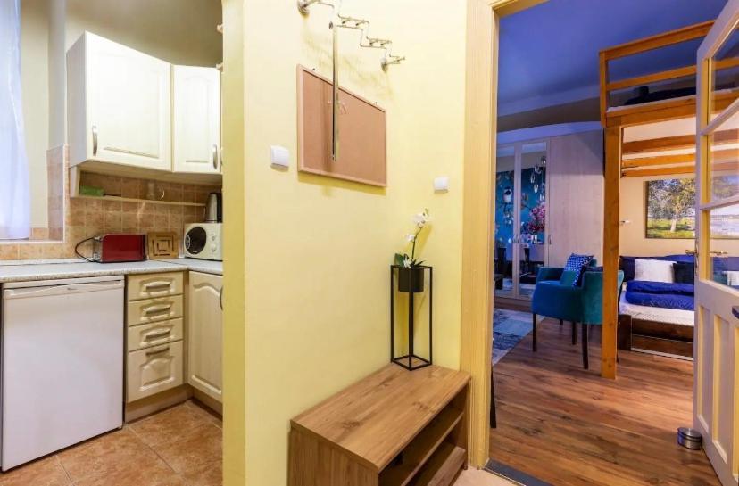 Cherry Blossom Designer Apartment In The Center With Free Parking Budapeste Exterior foto